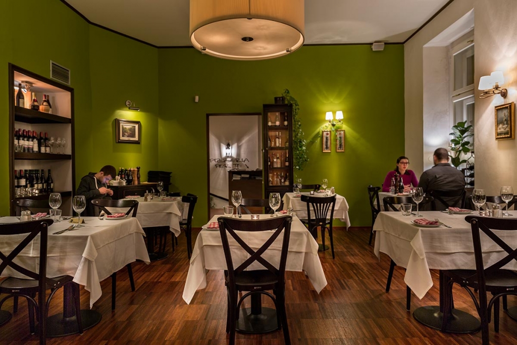 Elegant interior design at Per Te Restaurants in Dubai
